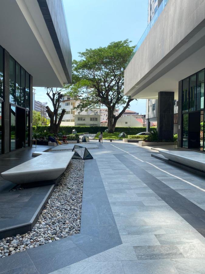The Base In Pattaya Exterior foto