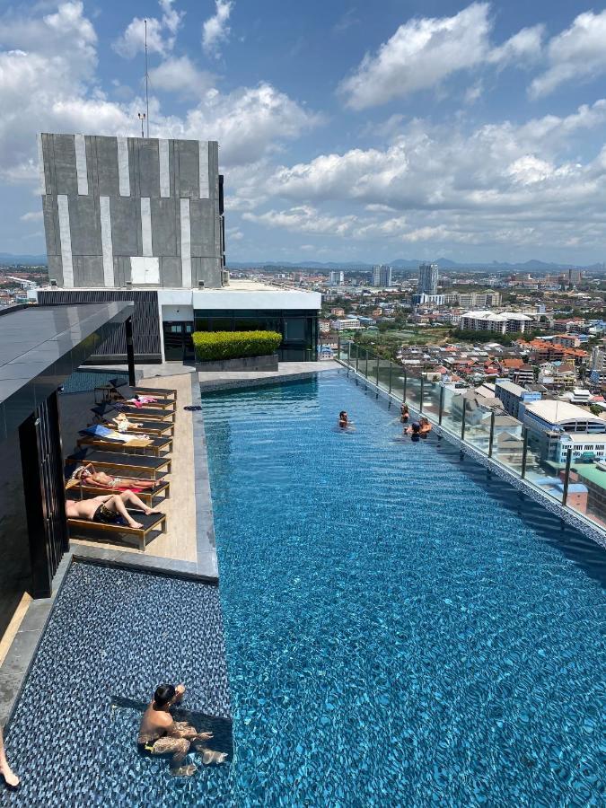 The Base In Pattaya Exterior foto