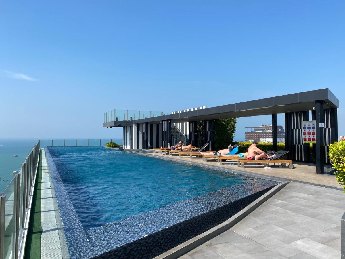The Base In Pattaya Exterior foto